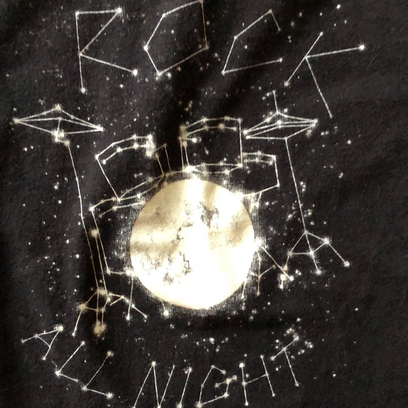 🥳Little boys T-shirt 🖤🦕 - Picture 2 of 3